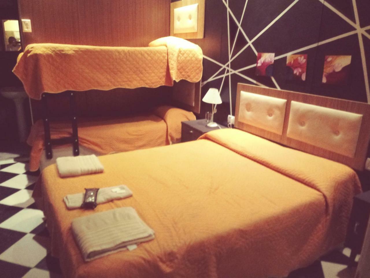 Hotel Laura Кордоба Екстериор снимка