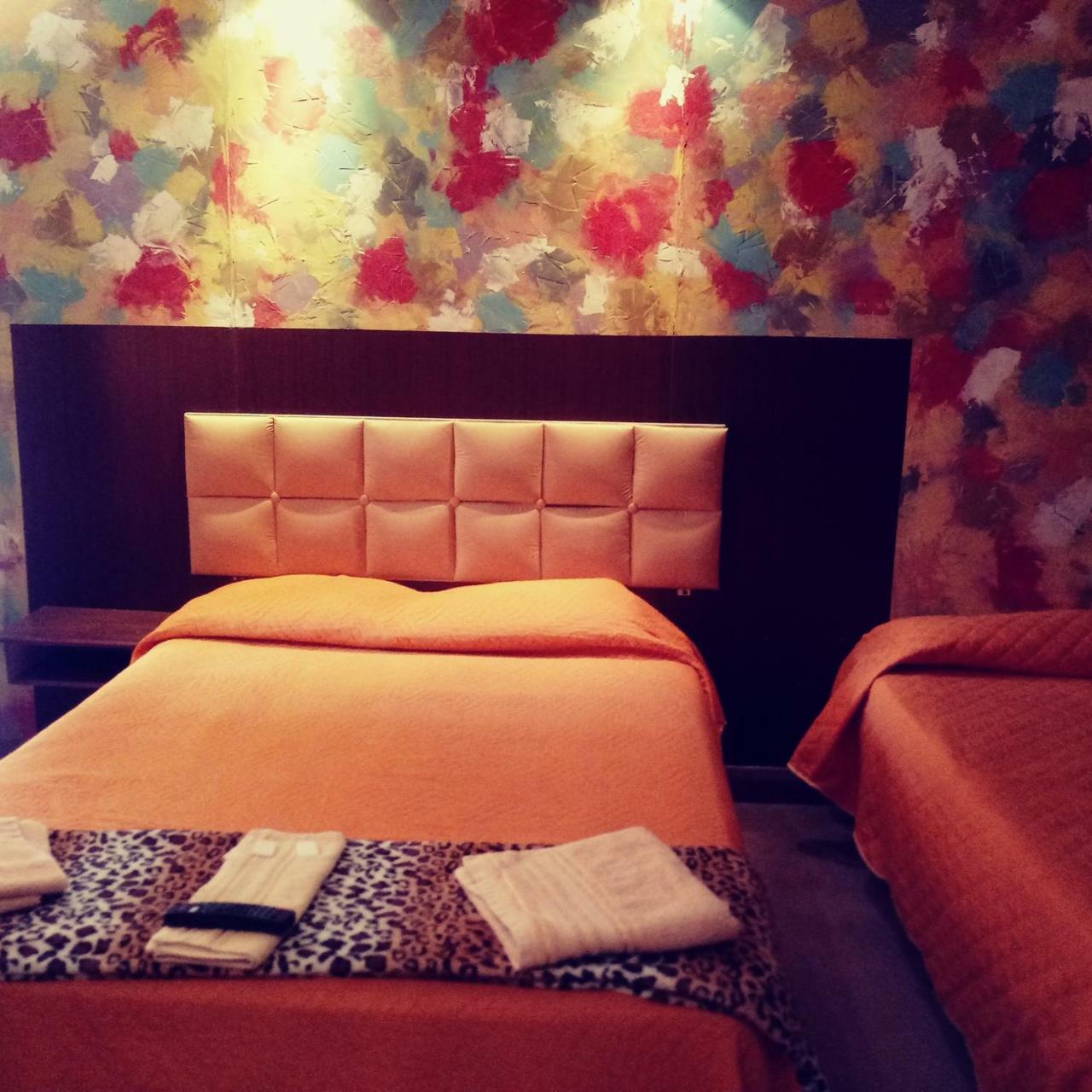 Hotel Laura Кордоба Екстериор снимка